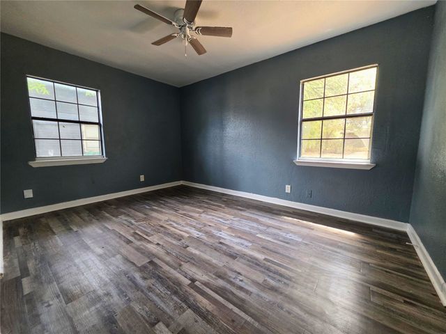 4424 Littlejohn Avenue, Fort Worth, TX 76105
