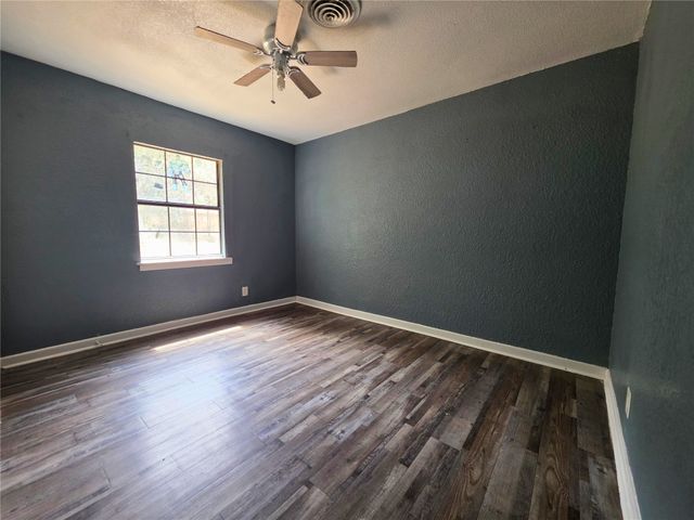 4424 Littlejohn Avenue, Fort Worth, TX 76105