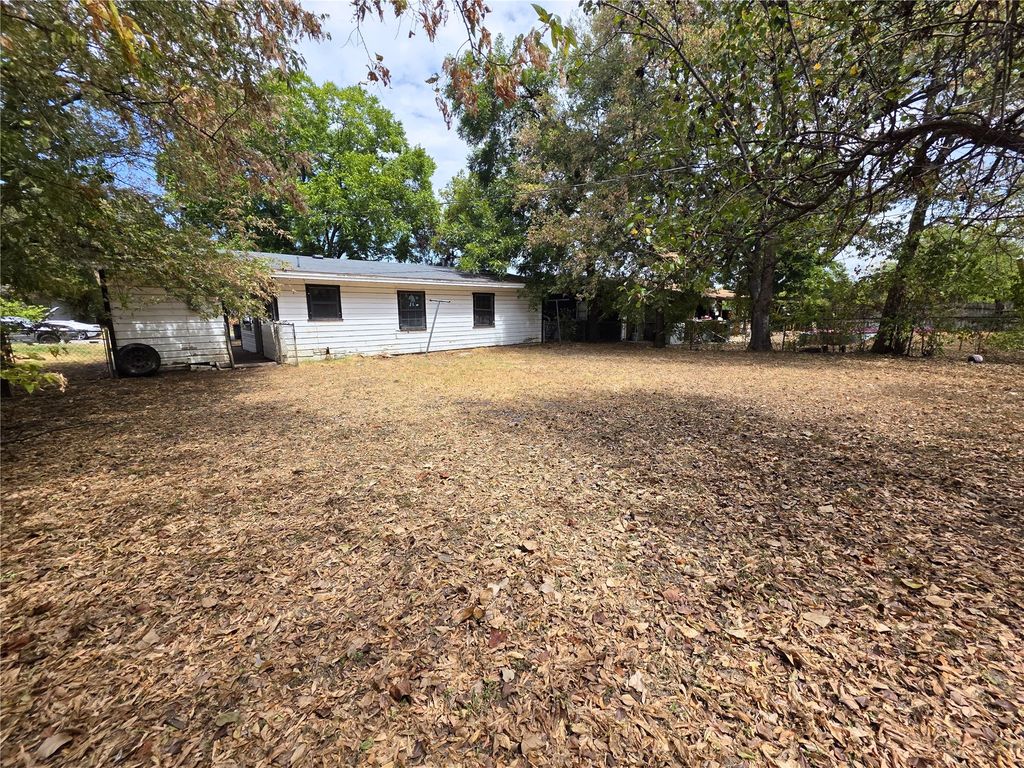 4424 Littlejohn Avenue, Fort Worth, TX 76105