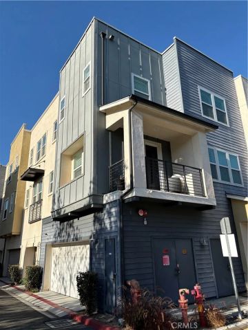 1422 N Harbor, Santa Ana, CA 92703