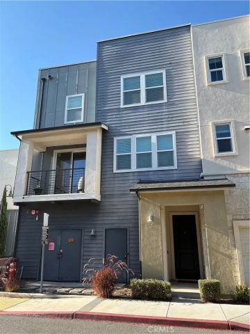 1422 N Harbor, Santa Ana, CA 92703