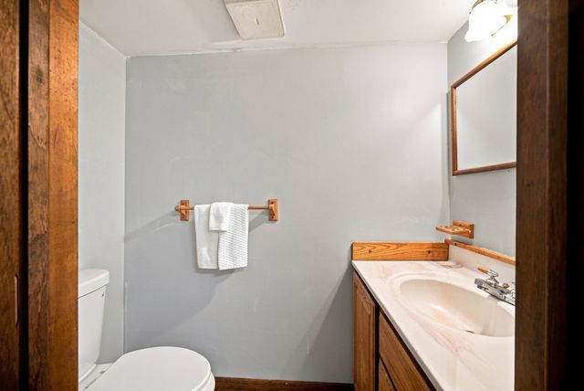 460 Shaker Rd, Westfield, MA 01085