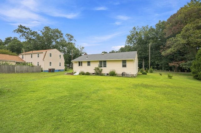 460 Shaker Rd, Westfield, MA 01085