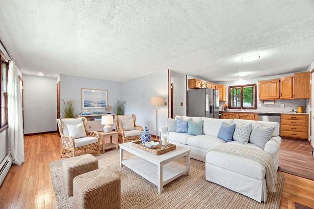460 Shaker Rd, Westfield, MA 01085