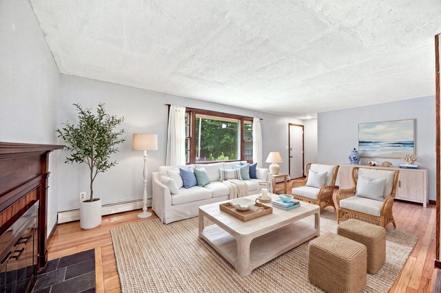 460 Shaker Rd, Westfield, MA 01085