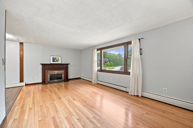 460 Shaker Rd, Westfield, MA 01085