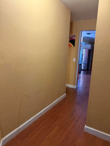 1410 NE 14th Terrace, Cape Coral, FL 33909