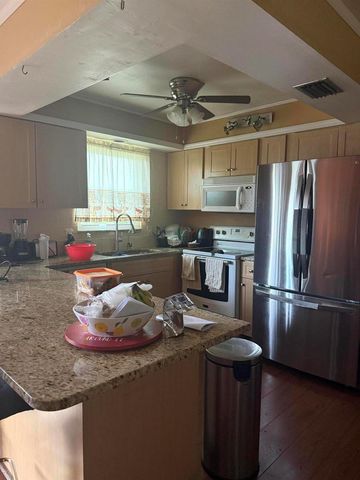 1410 NE 14th Terrace, Cape Coral, FL 33909