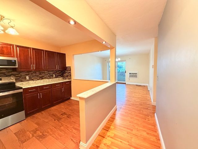 116 Spring. St C10, Boston, MA 02132