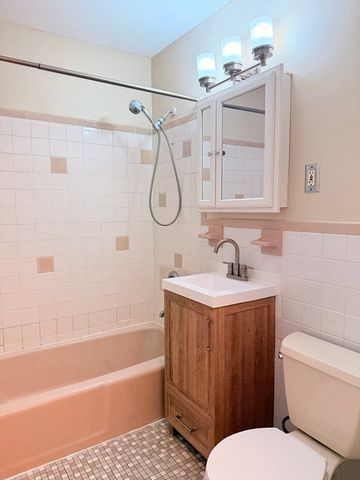 116 Spring. St C10, Boston, MA 02132