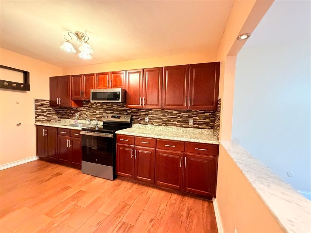 116 Spring. St C10, Boston, MA 02132