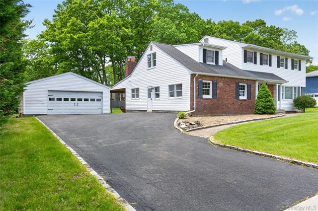 57 Pine Hill Lane, Dix Hills, NY 11746