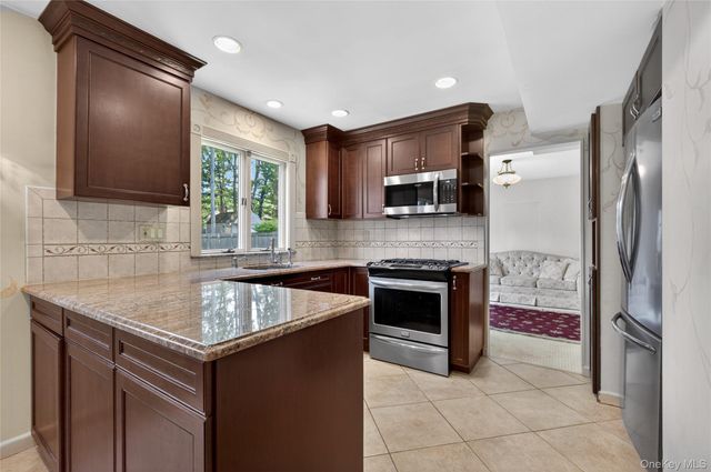 57 Pine Hill Lane, Dix Hills, NY 11746