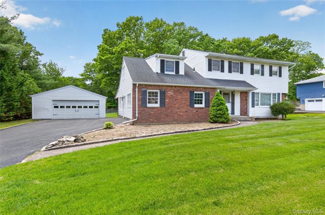 57 Pine Hill Lane, Dix Hills, NY 11746