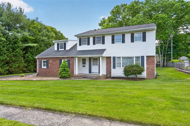 57 Pine Hill Lane, Dix Hills, NY 11746