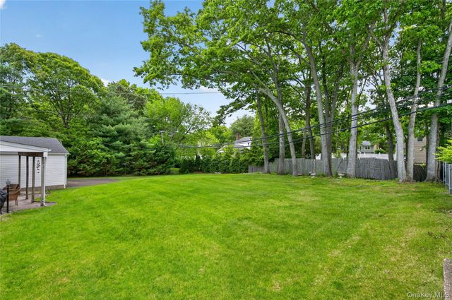 57 Pine Hill Lane, Dix Hills, NY 11746