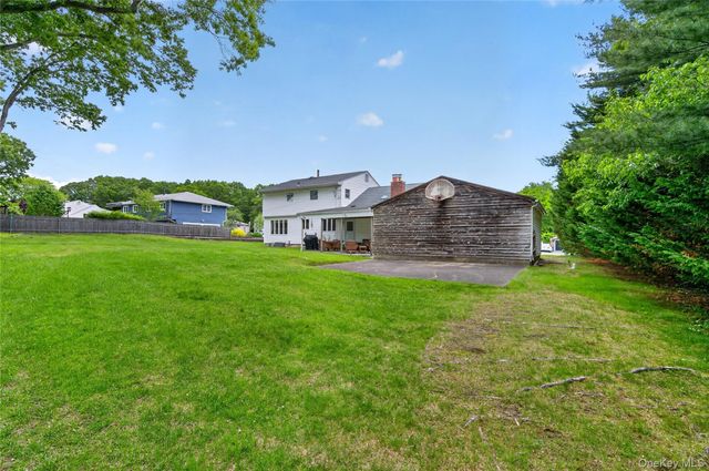 57 Pine Hill Lane, Dix Hills, NY 11746
