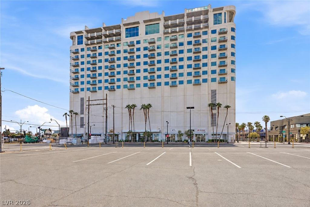 900 South Las Vegas Boulevard 702, Las Vegas, NV 89101 — photo 2