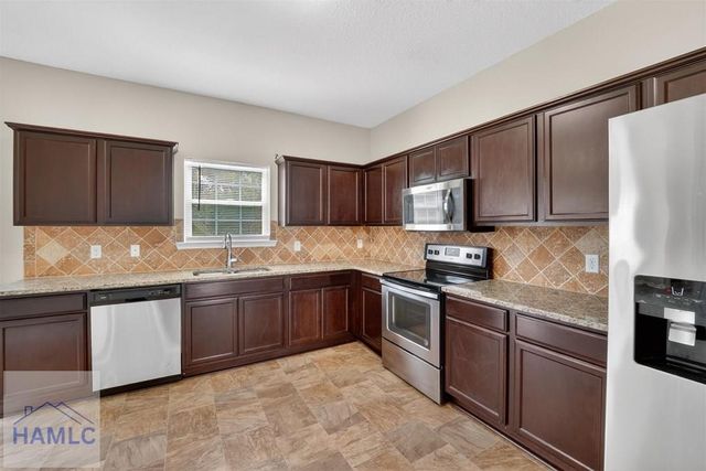 668 Red Oak Lane, Hinesville, GA 31313