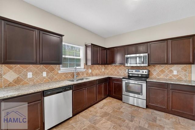 668 Red Oak Lane, Hinesville, GA 31313