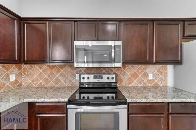 668 Red Oak Lane, Hinesville, GA 31313