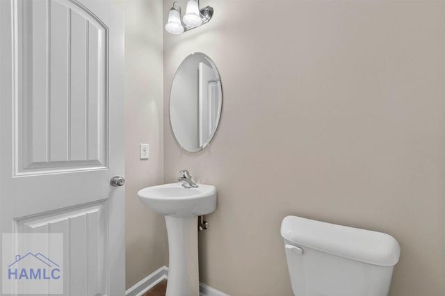 668 Red Oak Lane, Hinesville, GA 31313