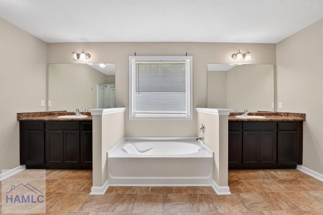 668 Red Oak Lane, Hinesville, GA 31313