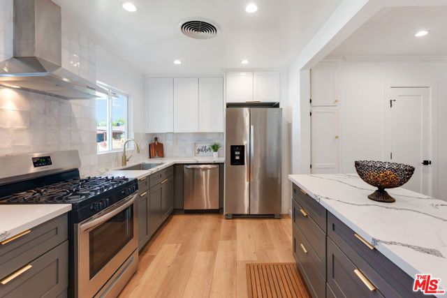6633 Belmar Avenue, Reseda (los Angeles), CA 91335