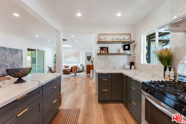 6633 Belmar Avenue, Reseda (los Angeles), CA 91335