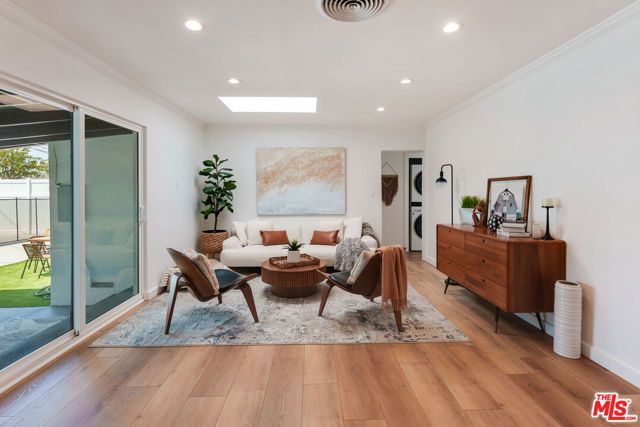 6633 Belmar Avenue, Reseda (los Angeles), CA 91335