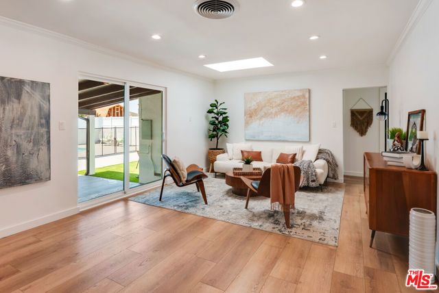 6633 Belmar Avenue, Reseda (los Angeles), CA 91335