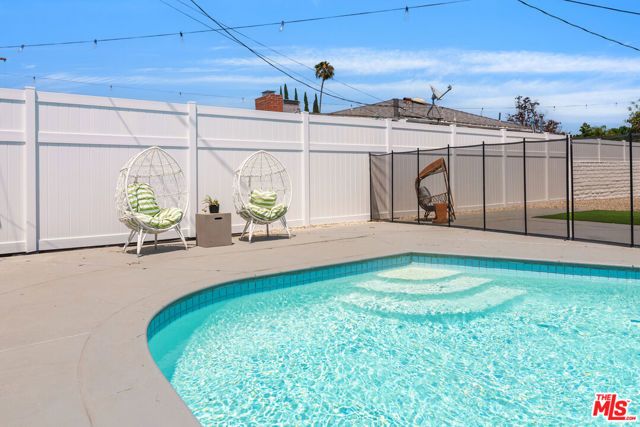6633 Belmar Avenue, Reseda (los Angeles), CA 91335