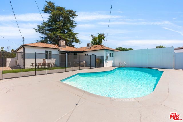 6633 Belmar Avenue, Reseda (los Angeles), CA 91335