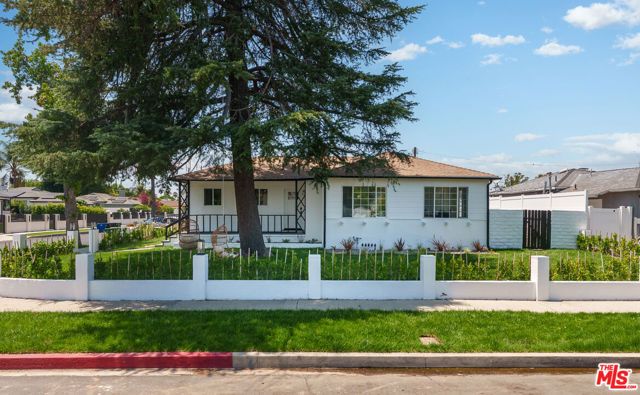 6633 Belmar Avenue, Reseda (los Angeles), CA 91335