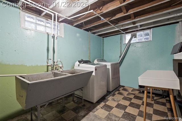 29820 Quinkert Street, Roseville, MI 48066