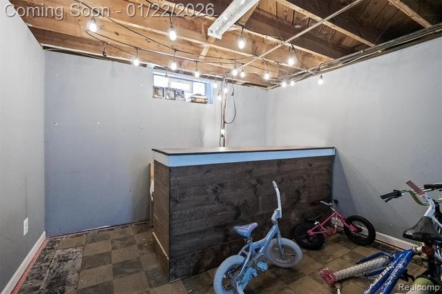 29820 Quinkert Street, Roseville, MI 48066