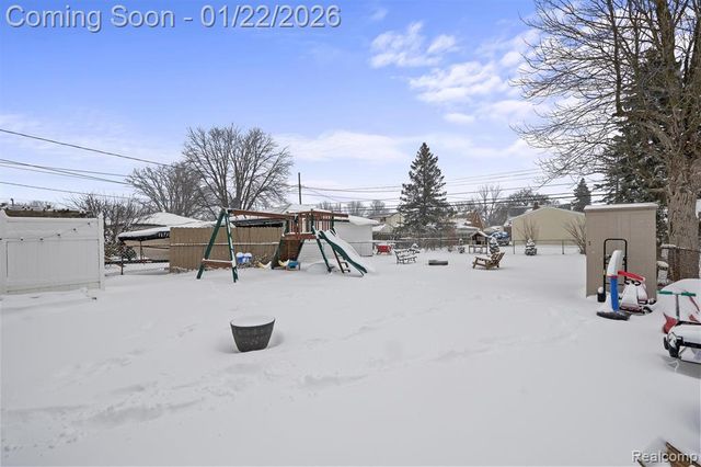 29820 Quinkert Street, Roseville, MI 48066