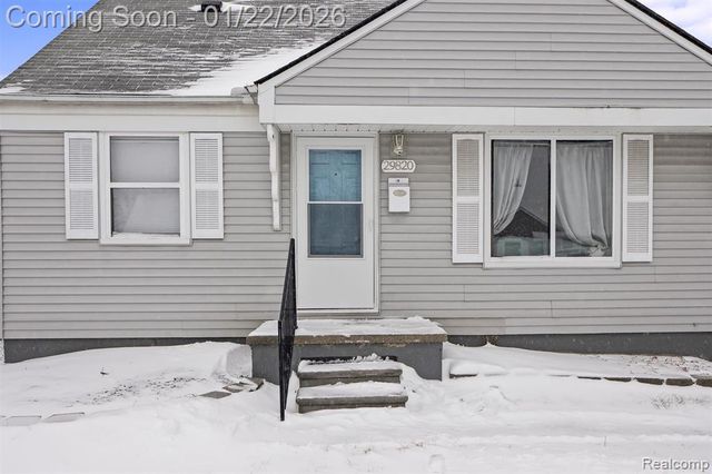 29820 Quinkert Street, Roseville, MI 48066