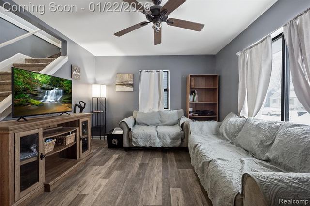 29820 Quinkert Street, Roseville, MI 48066