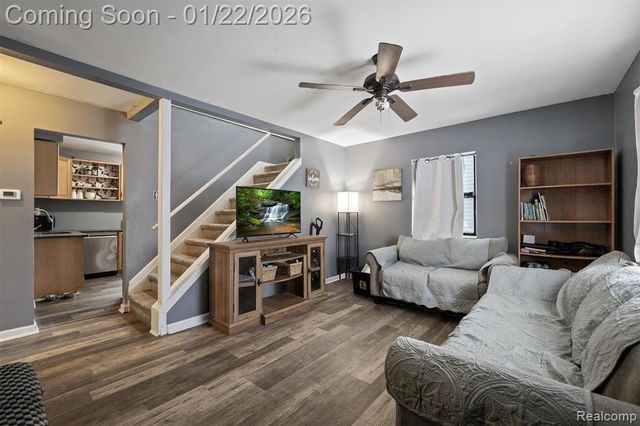 29820 Quinkert Street, Roseville, MI 48066