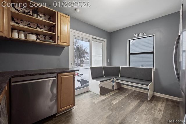 29820 Quinkert Street, Roseville, MI 48066