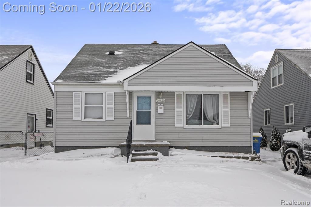 29820 Quinkert Street, Roseville, MI 48066