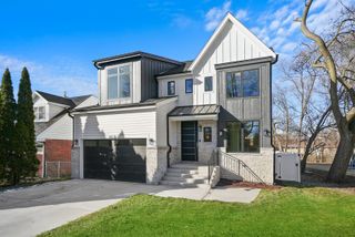 622 S Euclid Avenue, Elmhurst, IL 60126