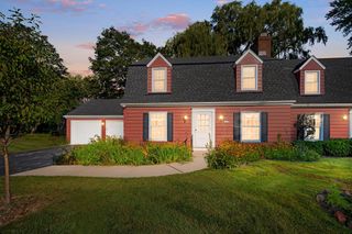 1012 W Cedar Ridge COURT, Mequon, WI 53092