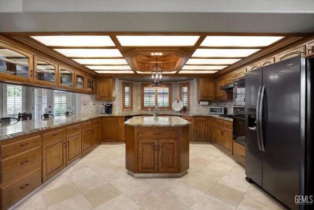 7908 Jill Jean Avenue, Bakersfield, CA 93308