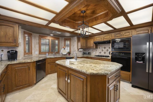 7908 Jill Jean Avenue, Bakersfield, CA 93308