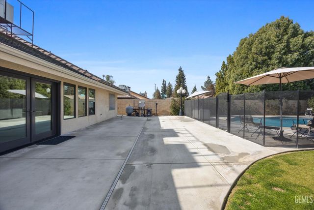 7908 Jill Jean Avenue, Bakersfield, CA 93308