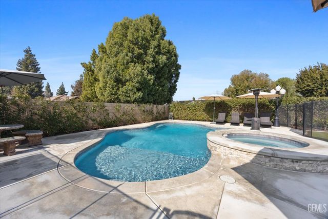 7908 Jill Jean Avenue, Bakersfield, CA 93308