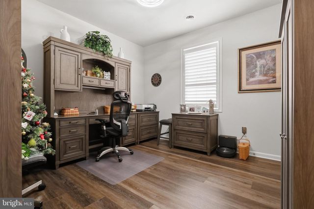 1748 MERIDIAN DR, Hagerstown, MD 21742