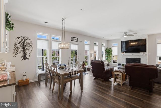 1748 MERIDIAN DR, Hagerstown, MD 21742